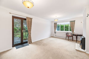 Lounge- click for photo gallery